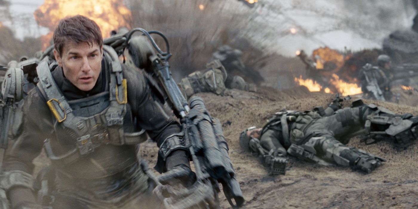 Tom Cruise as William Cage running while wearing an exoskeleton in Edge of Tomorrow