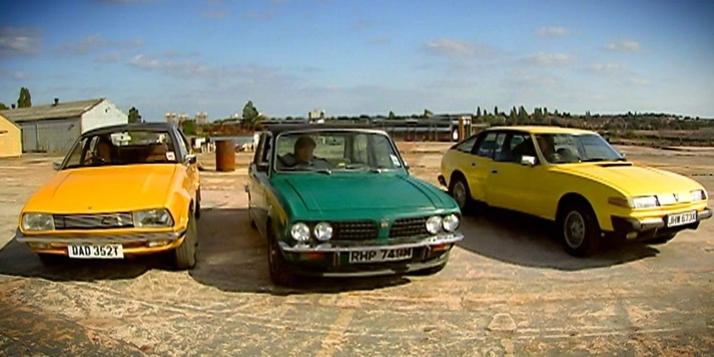 top gear temporada 10, episódio 7, dois carros amarelos velhos flanqueando um carro verde em um dia ensolarado em um estacionamento