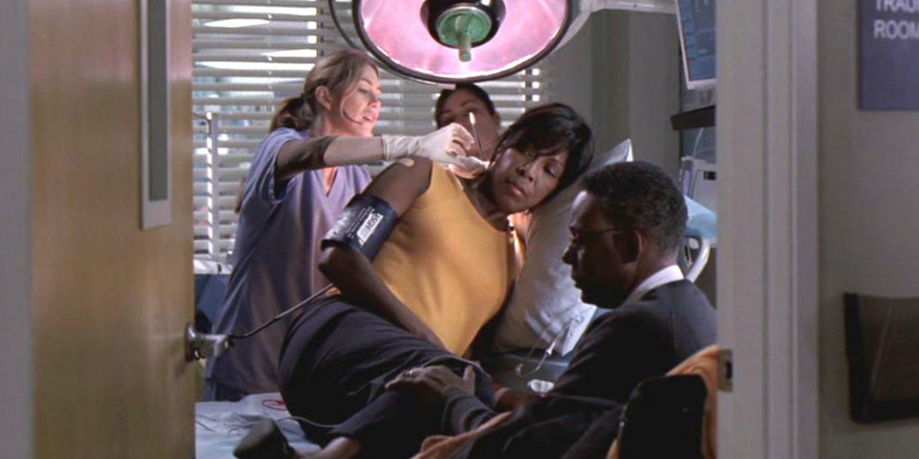 Meredith Grey sees a patient with a fork stuck in her neck in Grey&rsquo;s Anatomy