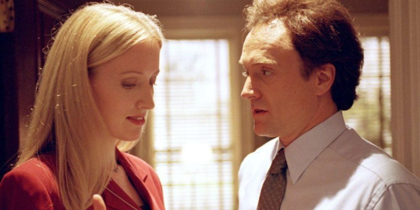 Josh and Donna having a walk and talk moment in The West Wing
