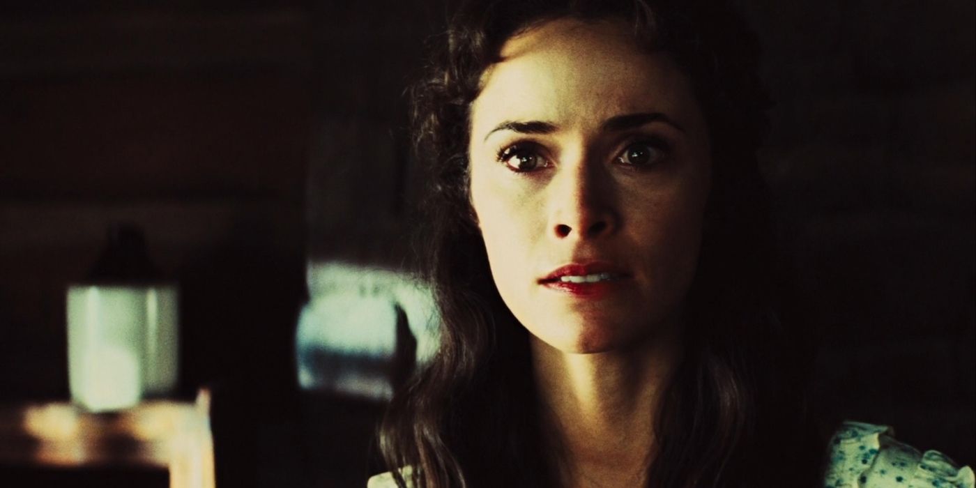 Abigail Spencer looking scared in Cowboys and Aliens