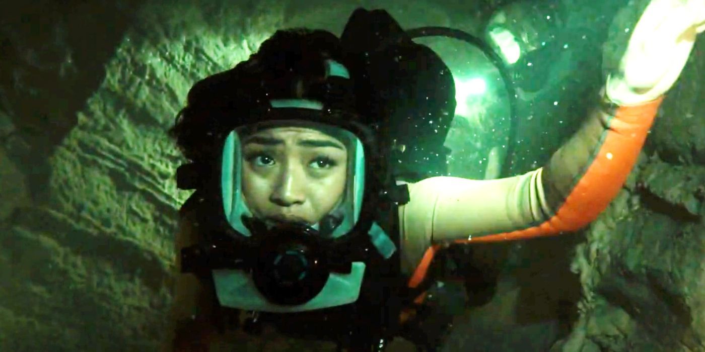 Alexa swimming in a wetsuit in 47 Meters Down Uncaged.