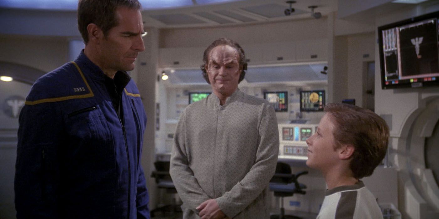 Archer, Phlox e Trip's Clone Sim na enfermaria em Star Trek: Enterprise