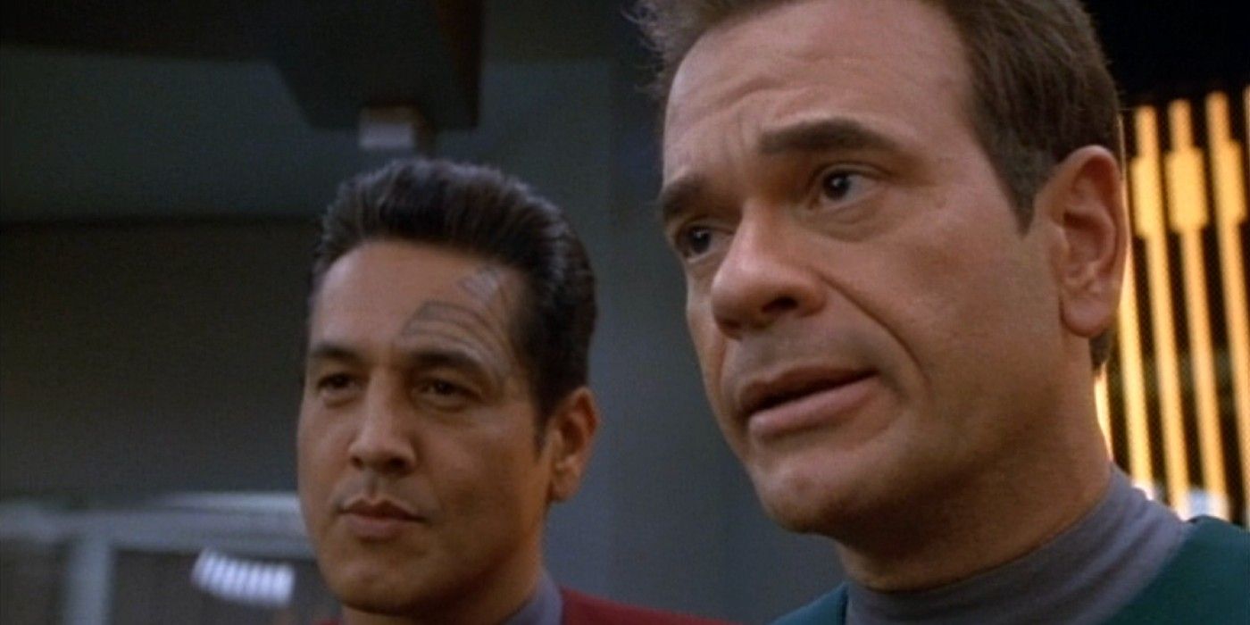 Chakotay and the Doctor in the Star Trek: Voyager episode 