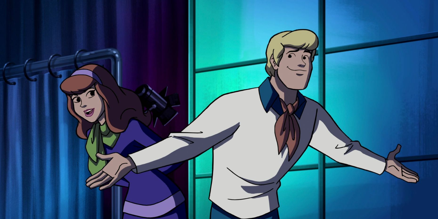 Daphne and Fred bowing in Scooby Doo Stage Fright