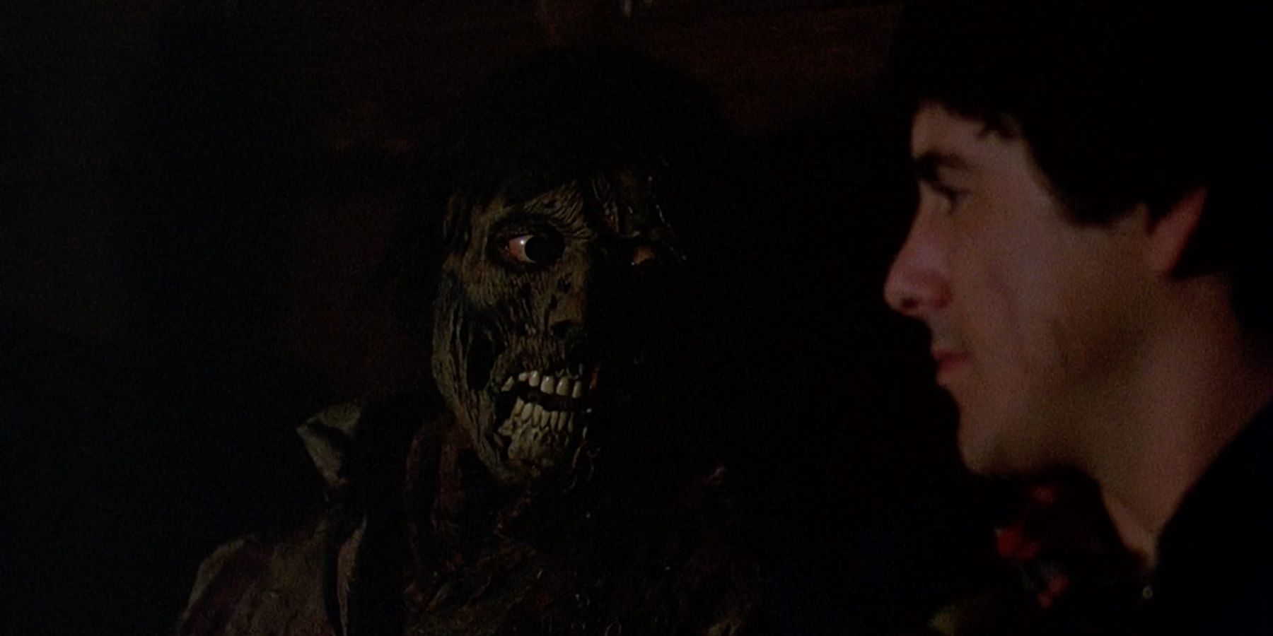 David talks to a corpse in An American Werewolf in London