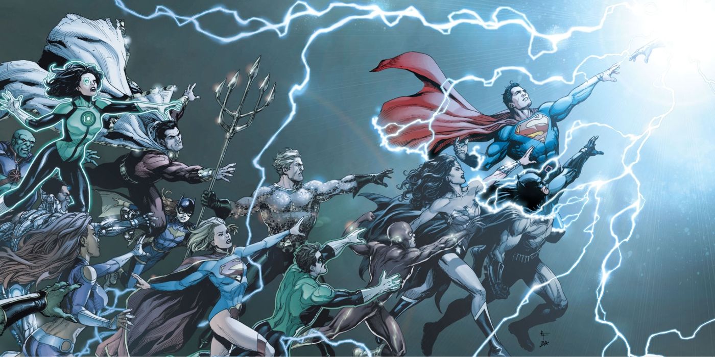 DC Rebirth, Superman em cores, liderando um ataque de outros heróis em preto e branco
