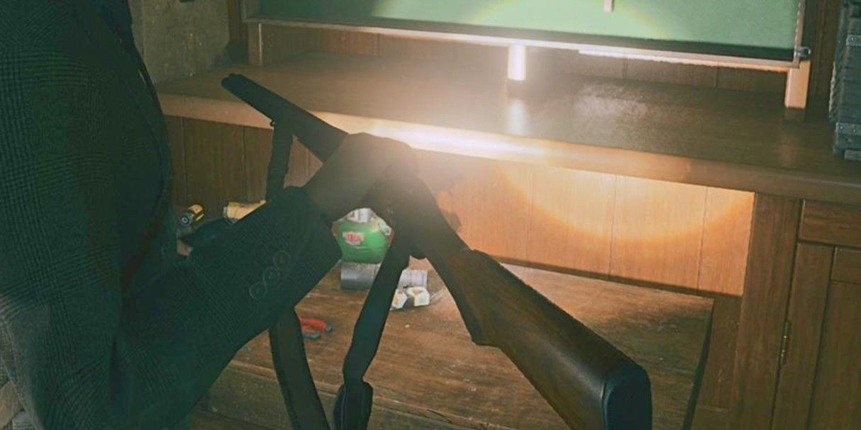 Alan holding the Double-Barrel Shotgun Alan Wake 2 (Close up)