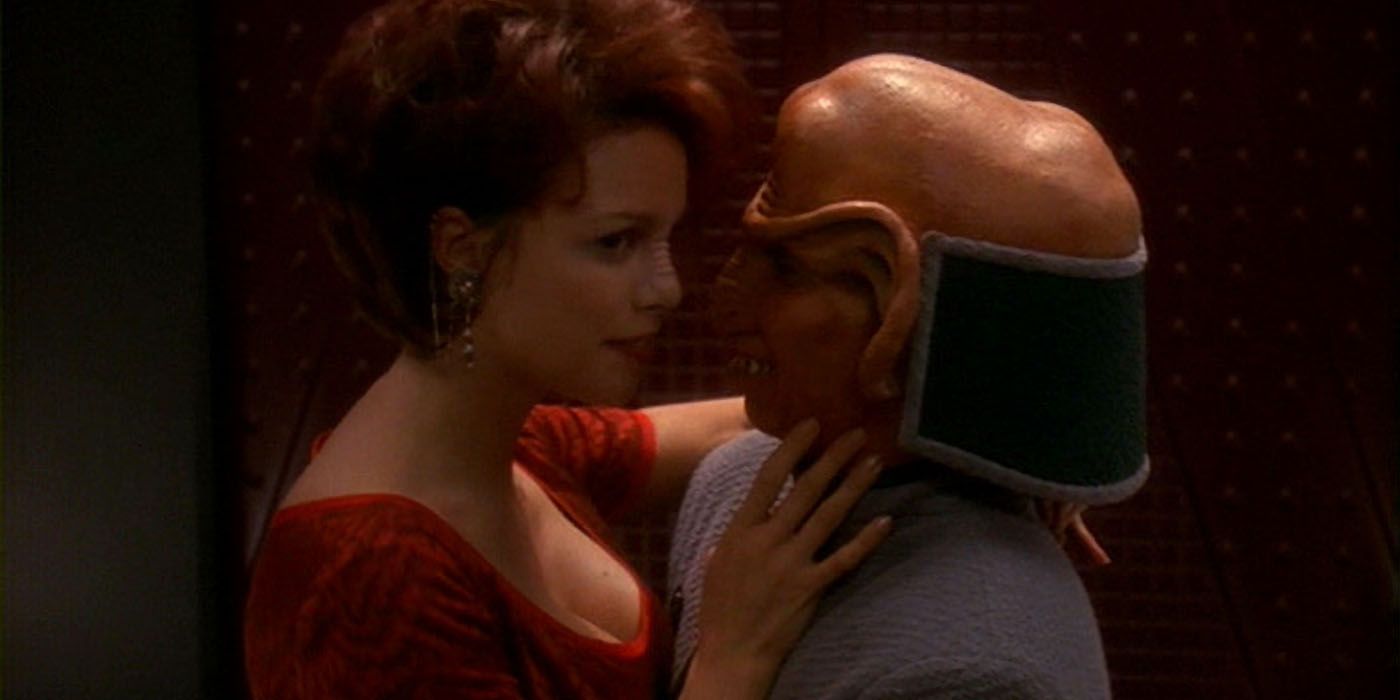 Leeta and Rom share a romantic moment on DS9