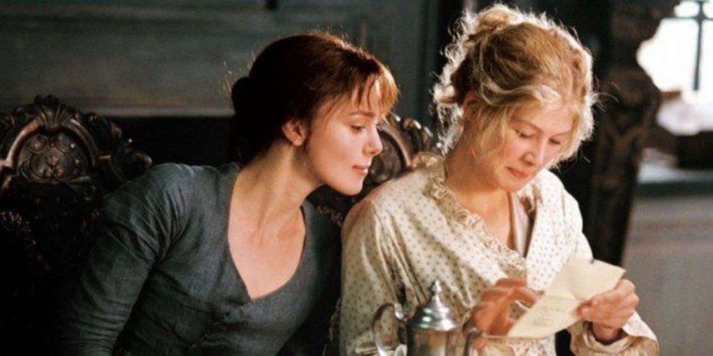 Keira Knightley as Elizabeth and Rosamund Pike as Jane Bennet reading a letter in Pride and Prejudice.