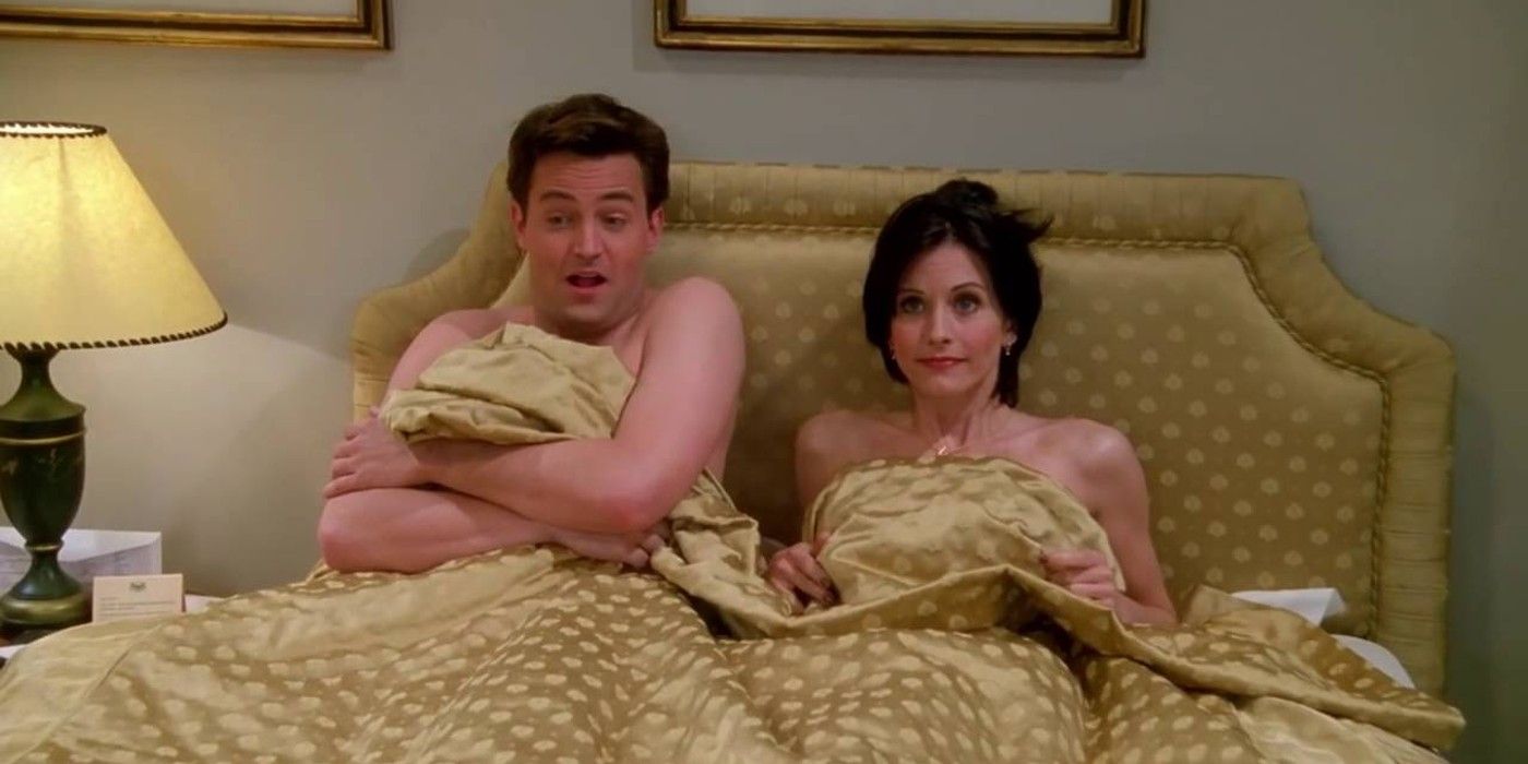 Monica e Chandler se reúnem no final da 4ª temporada de Friends