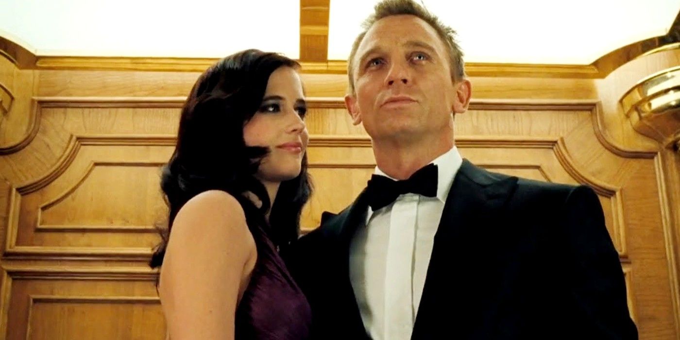 Daniel Craig as James Bond holds Eva Green as Vesper in the elevator in Casino Royale.