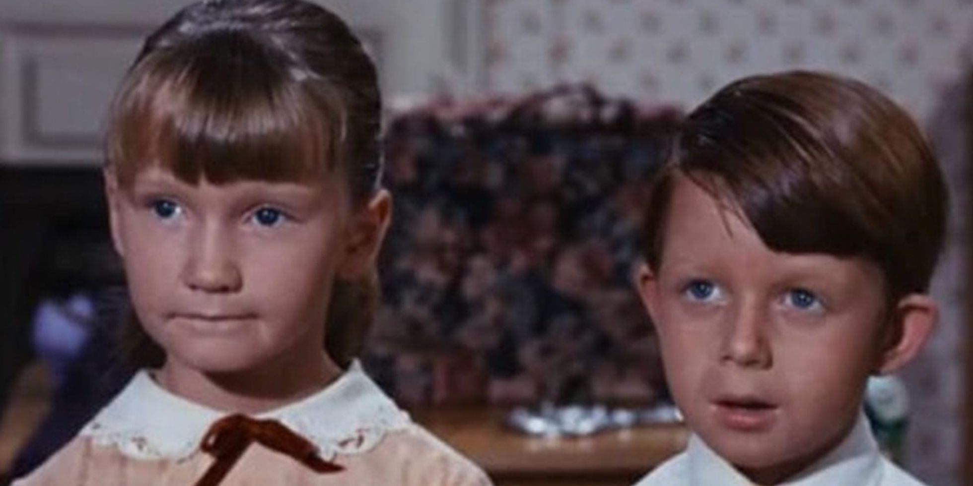 Jane and Michael in the nursery in Mary Poppins