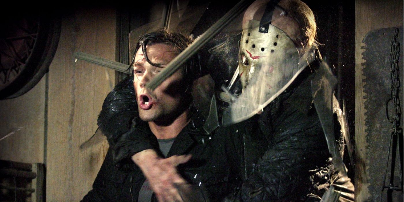 Derek Mears as Jason Voorhees attacks Jared Padalecki as Clay Miller in Friday the 13th