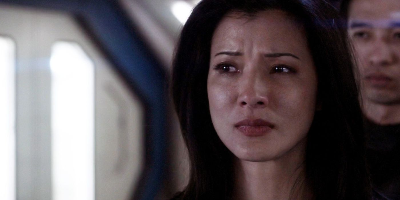 Kelly Hu as an upset Callie in The 100 pilot episode