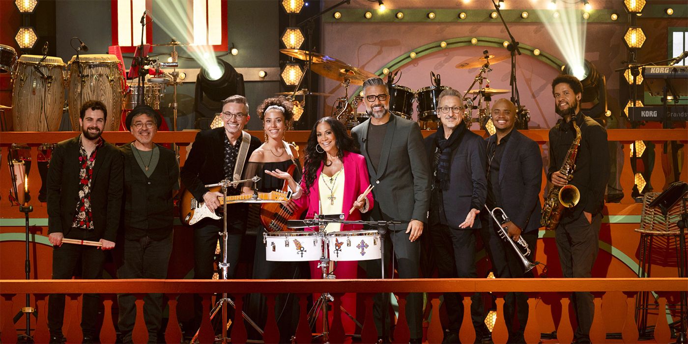 loteria loca host and band