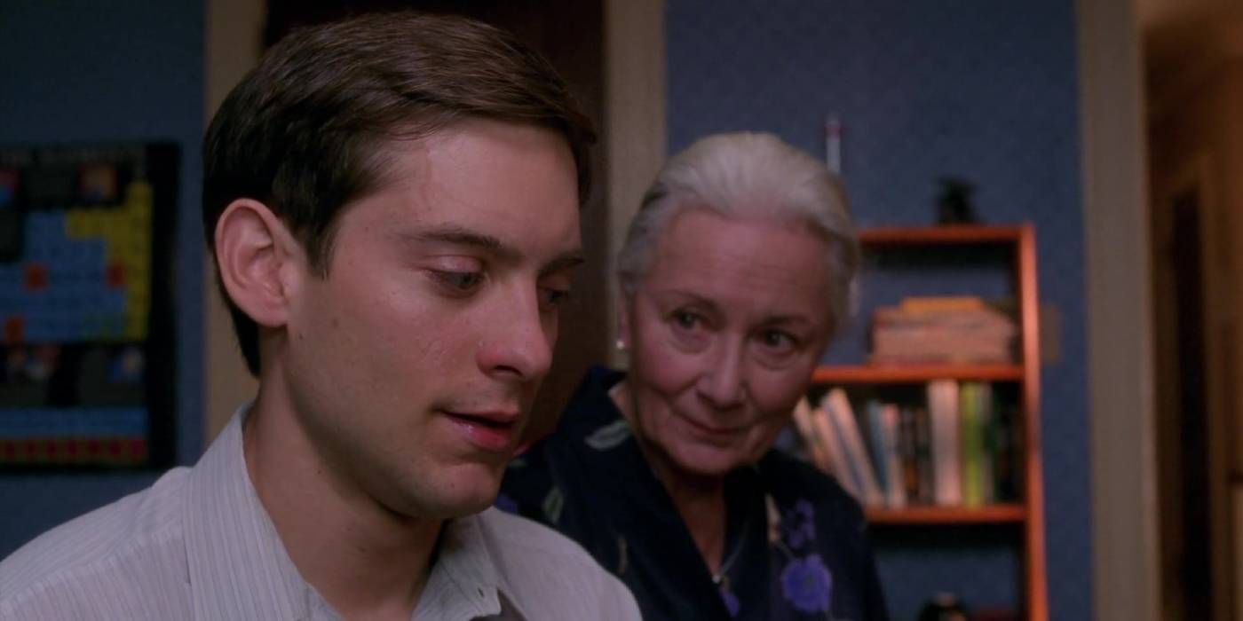 Peter and Aunt May mourning Uncle Ben in Spider-Man pic