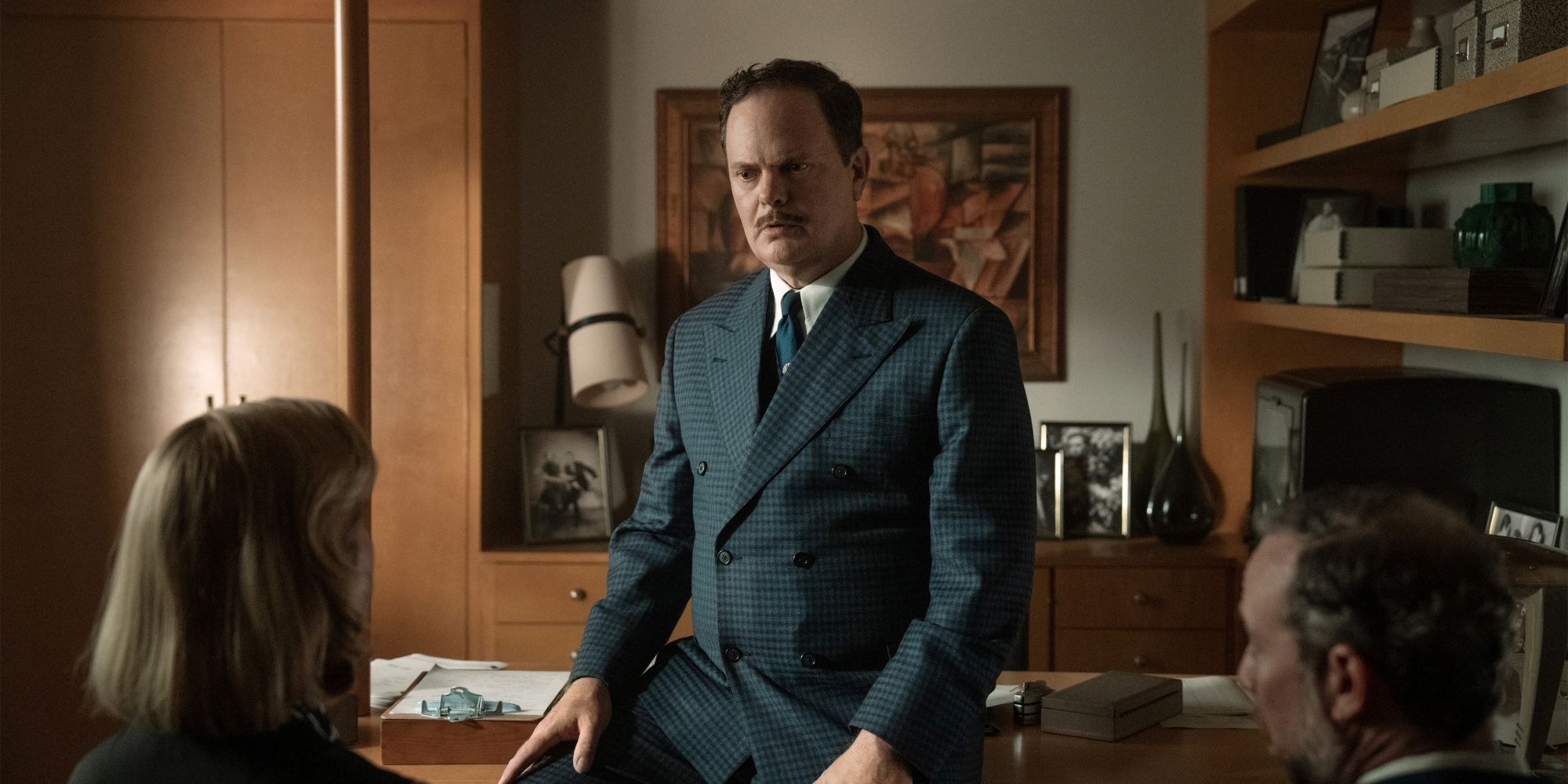 Rainn Wilson As Phil Lebensmal In Lessons In Chemistry.jpg