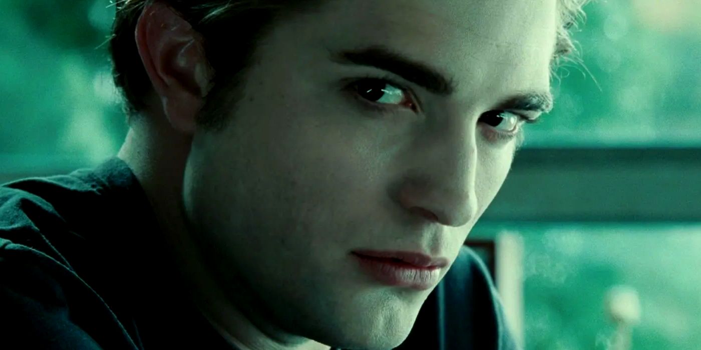 Robert Pattinson como Edward Cullen na aula de ciências em Crepúsculo