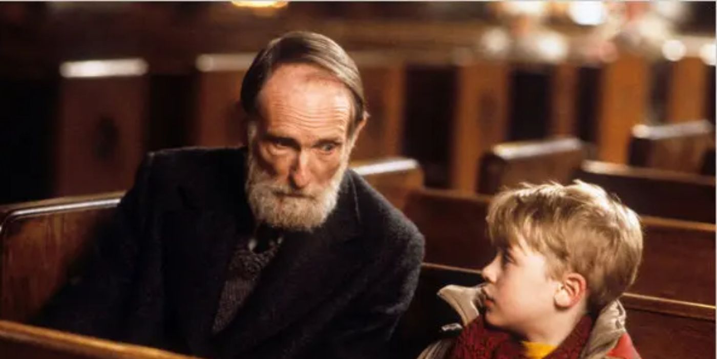 Roberts Blossom and Macaulay Culkin in Home Alone