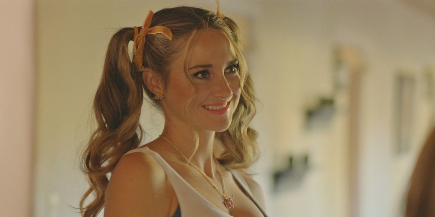 Shailene Woodley smiles in Robots