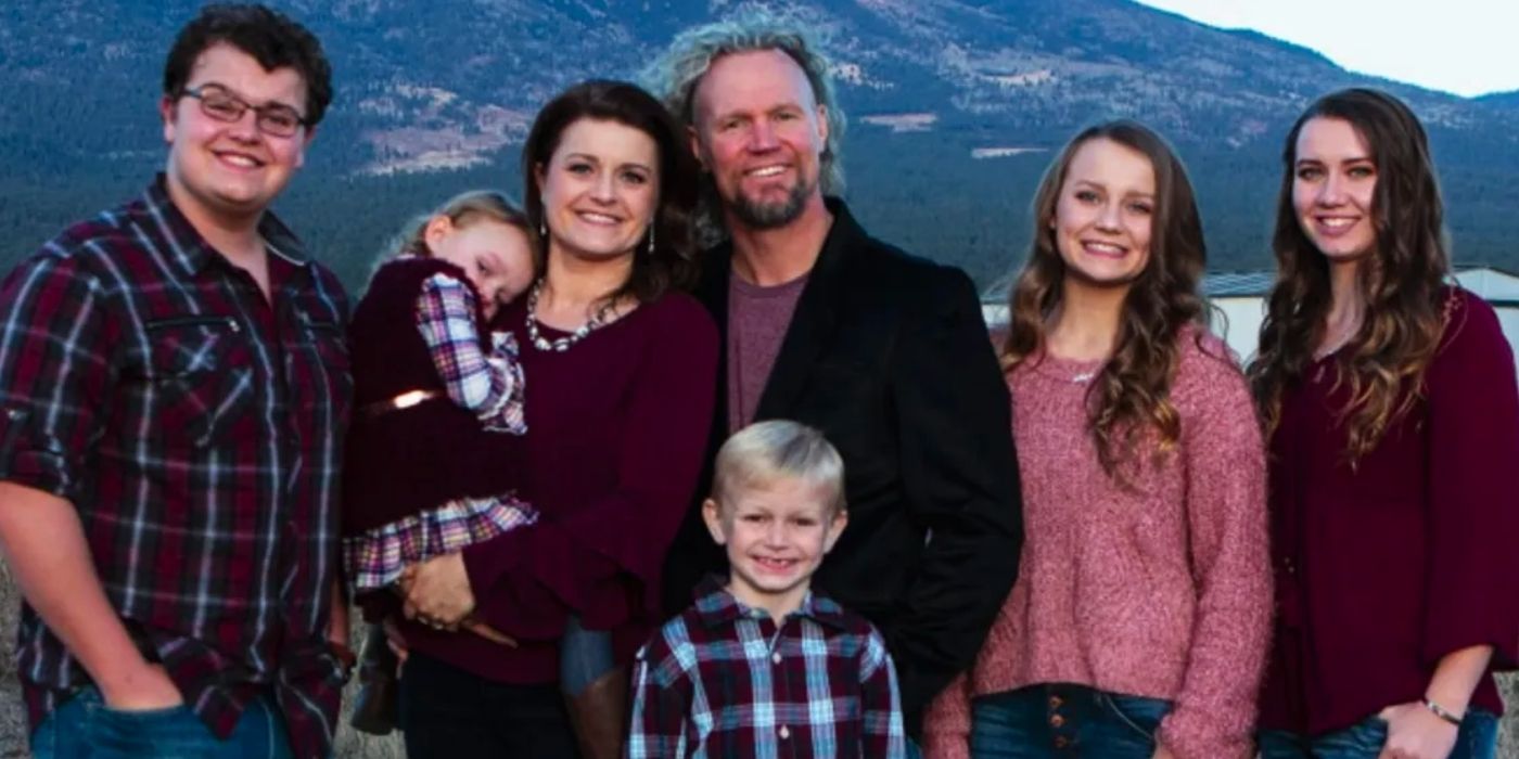 Robyn and Kody from Sister Wives with their kids posing together