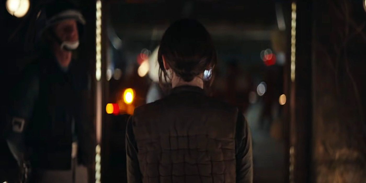 Jyn being escorted to Yavin IV in Rogue One