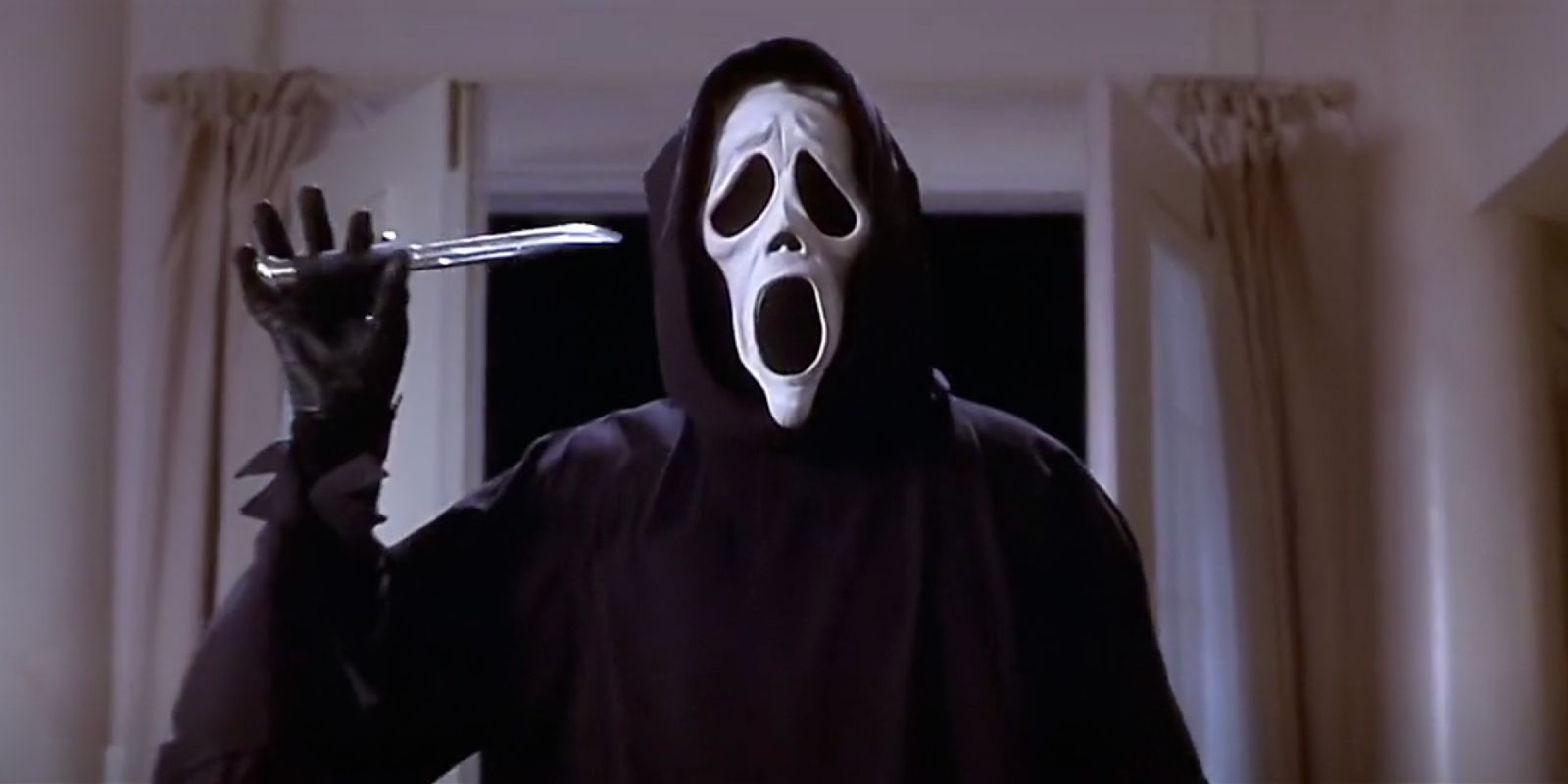 Ghostface waving his knife in Scary Movie