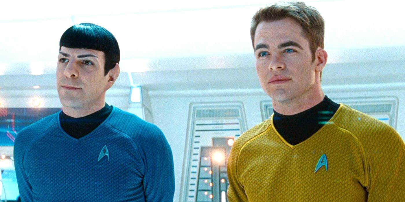 Spock Kirk Jornada nas Estrelas Além da Escuridão