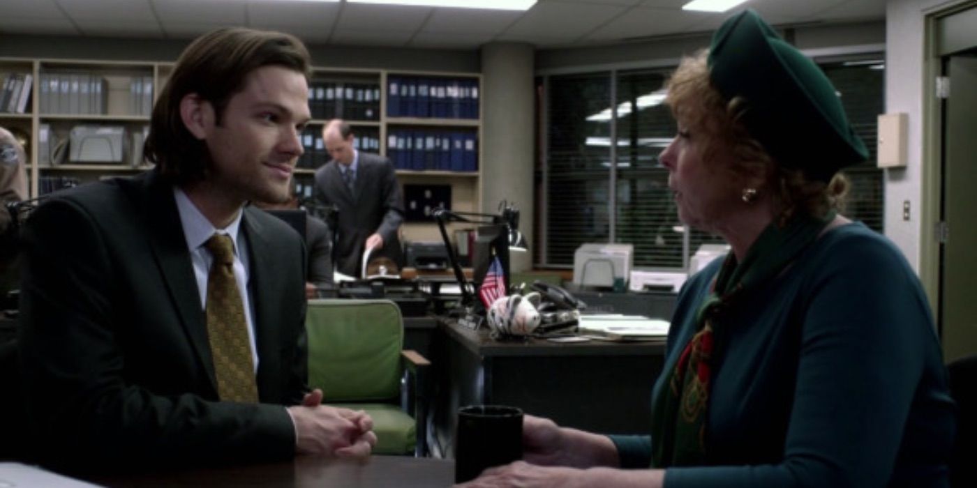 Sam talks to Julia in Supernatural