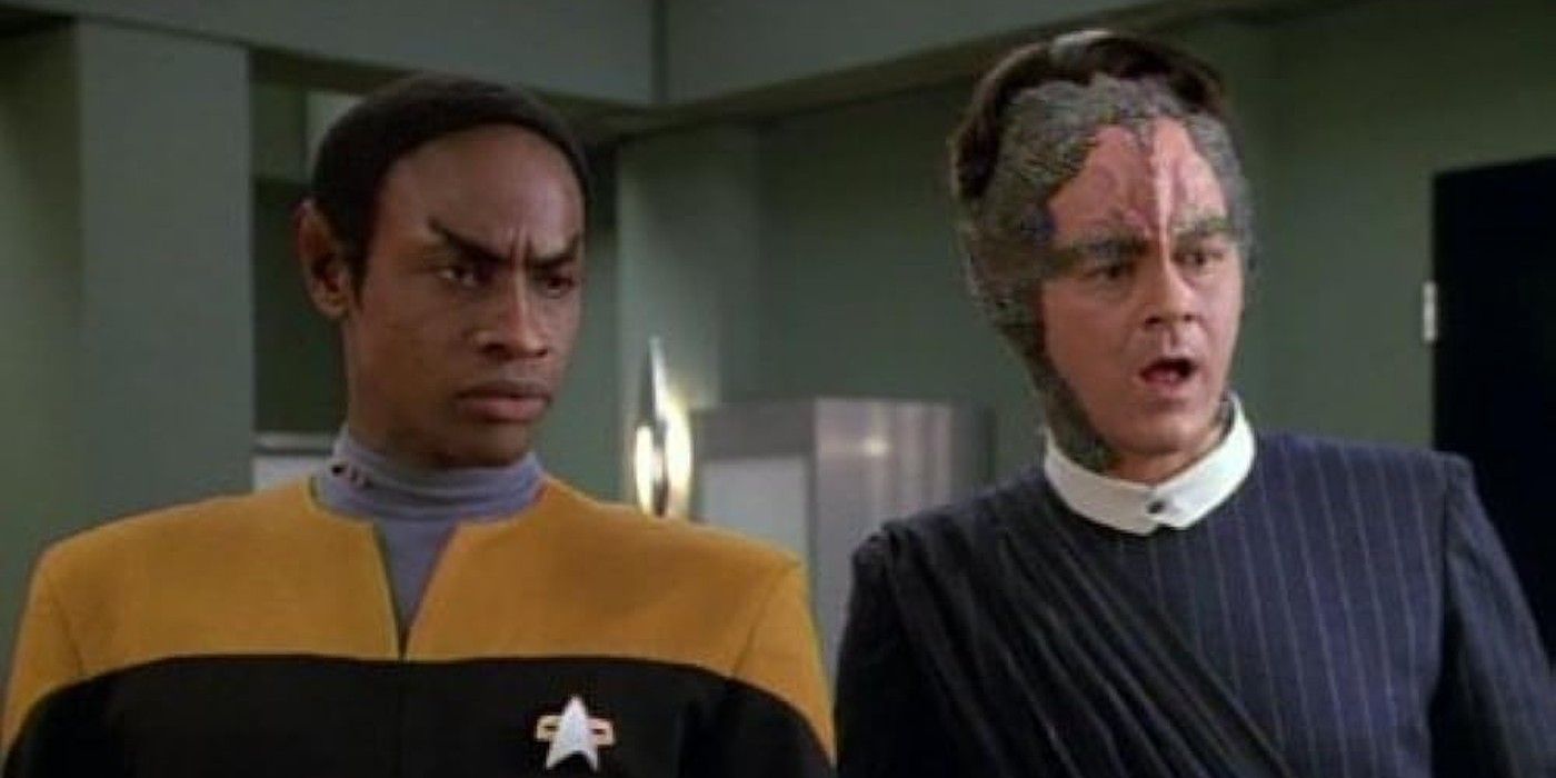 Tuvok and Kray from the Star Trek: Voyager episode 