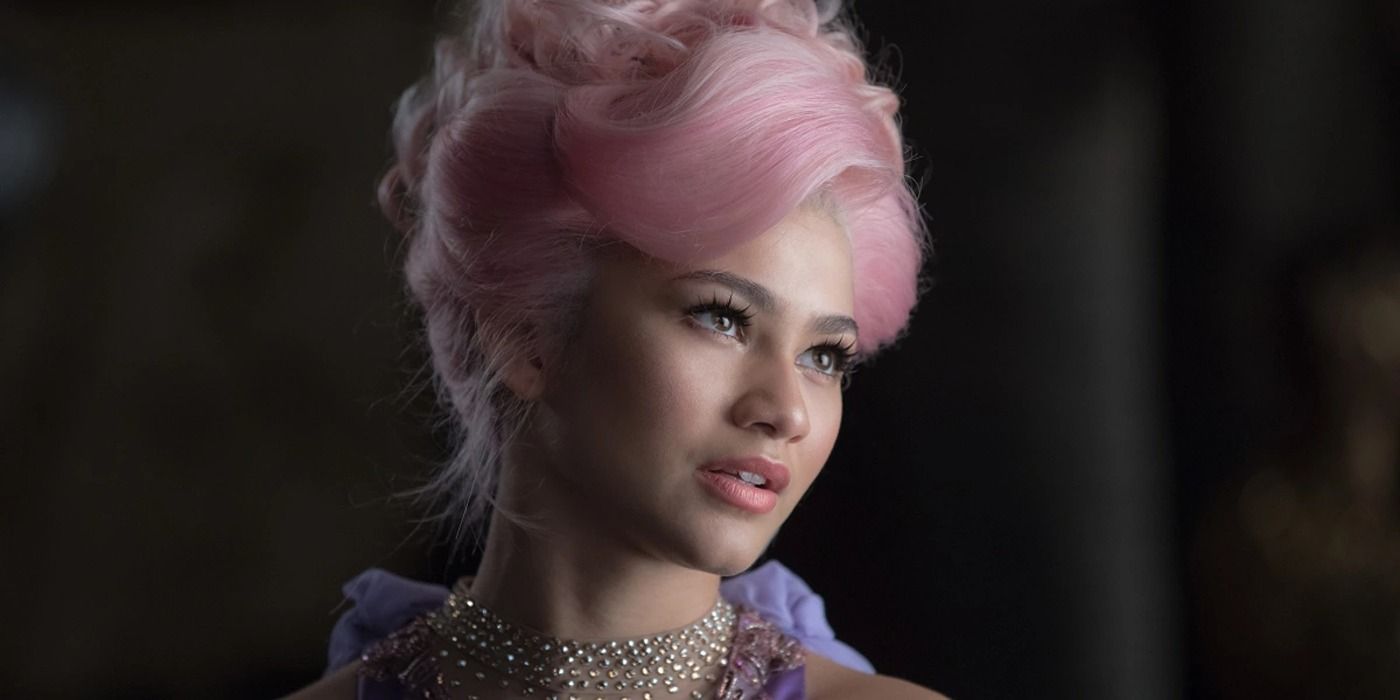 Zendaya with pink hair in The Greatest Showman