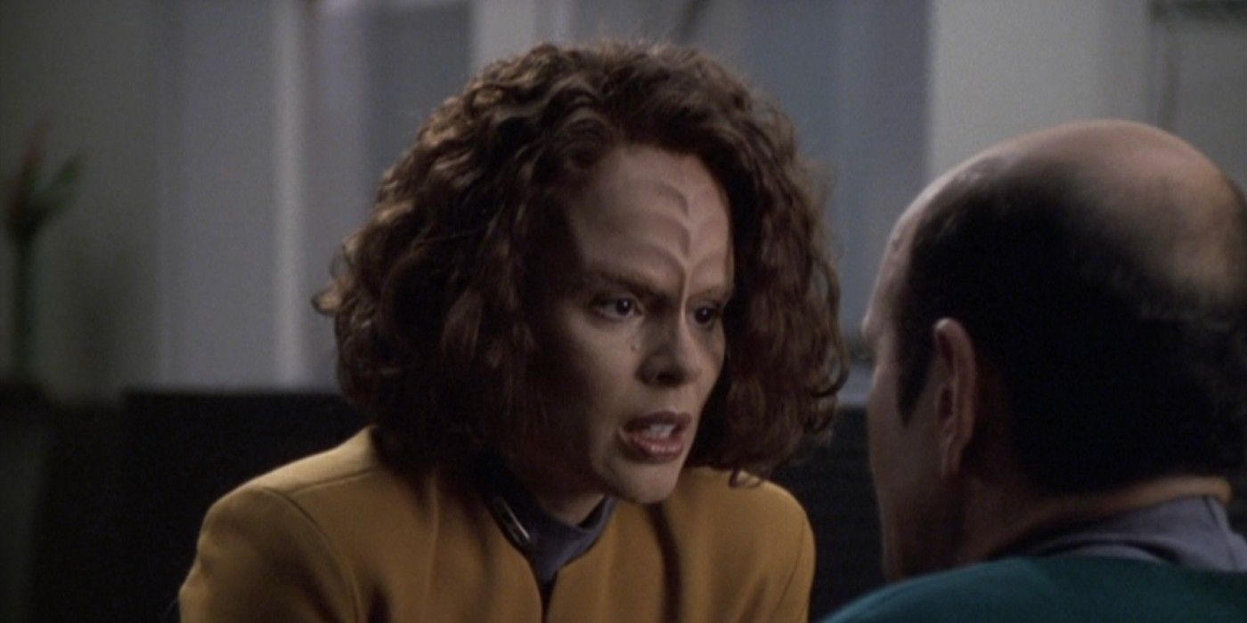 B'Elanna and the Doctor in the Star Trek: Voyager episode 