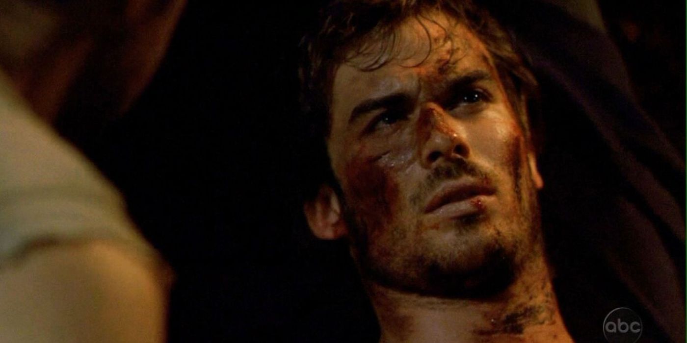 Ian Somerhalder como Boone coberto de arranhões e morrendo em Lost