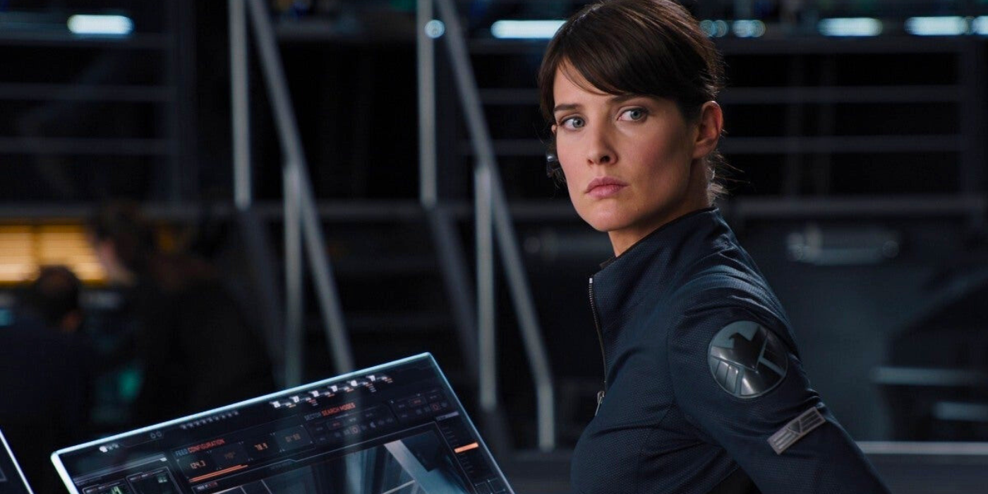 Cobie Smulders standing as Maria Hill in The Avengers