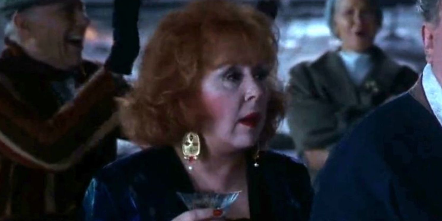 Ellen's mom drinking a martini in National Lampoon's Christmas Vacation