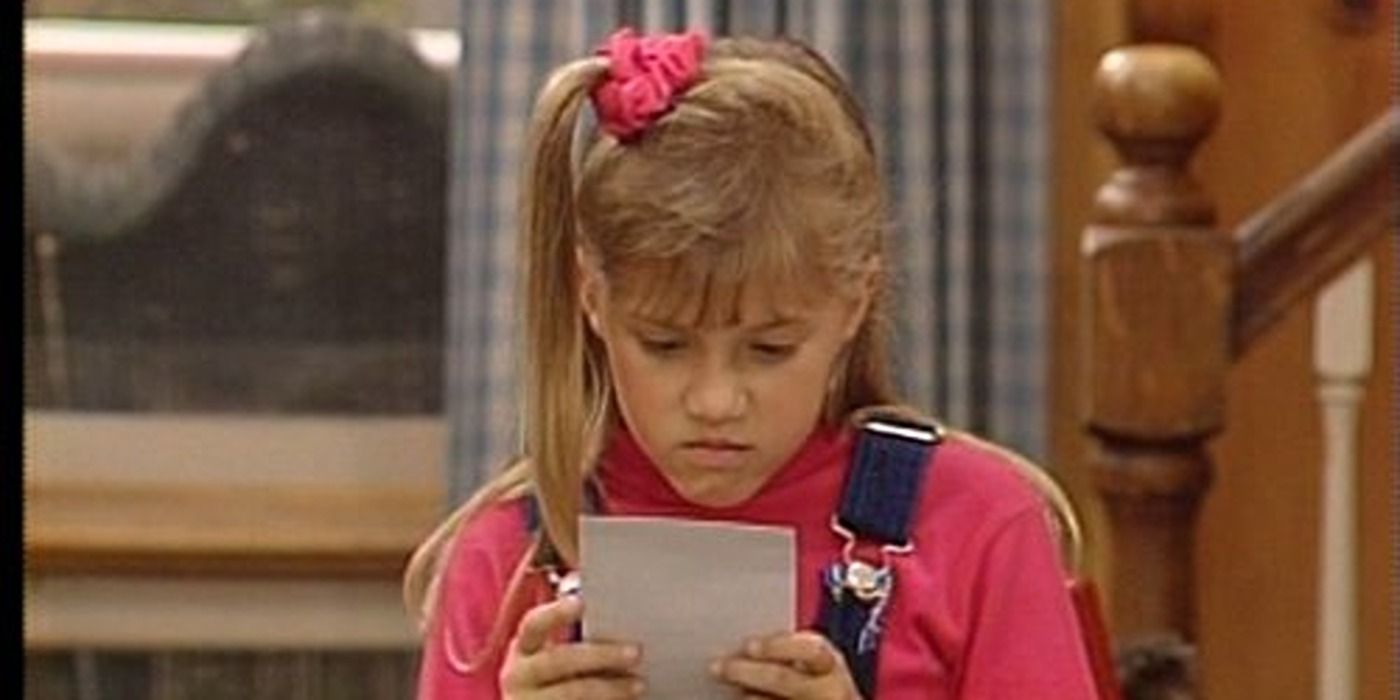 Stephanie reading a note in Full House