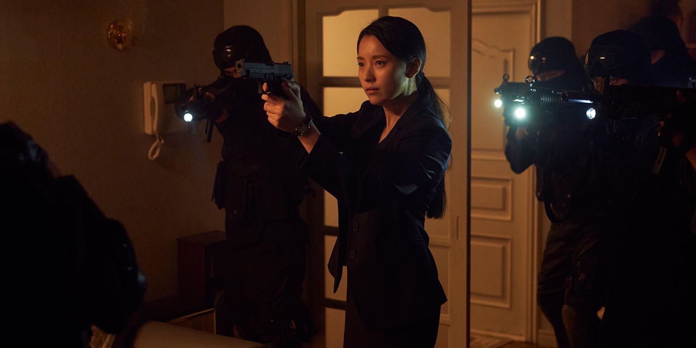 han hyo joo with gun in moving