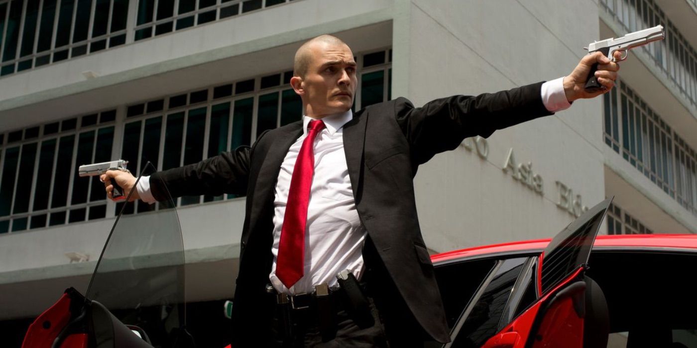 Agent 47 with two pistols in Hitman: Agent 47
