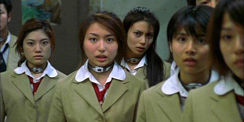 Middle schoolers with explosive collars around their necks in Battle Royale.