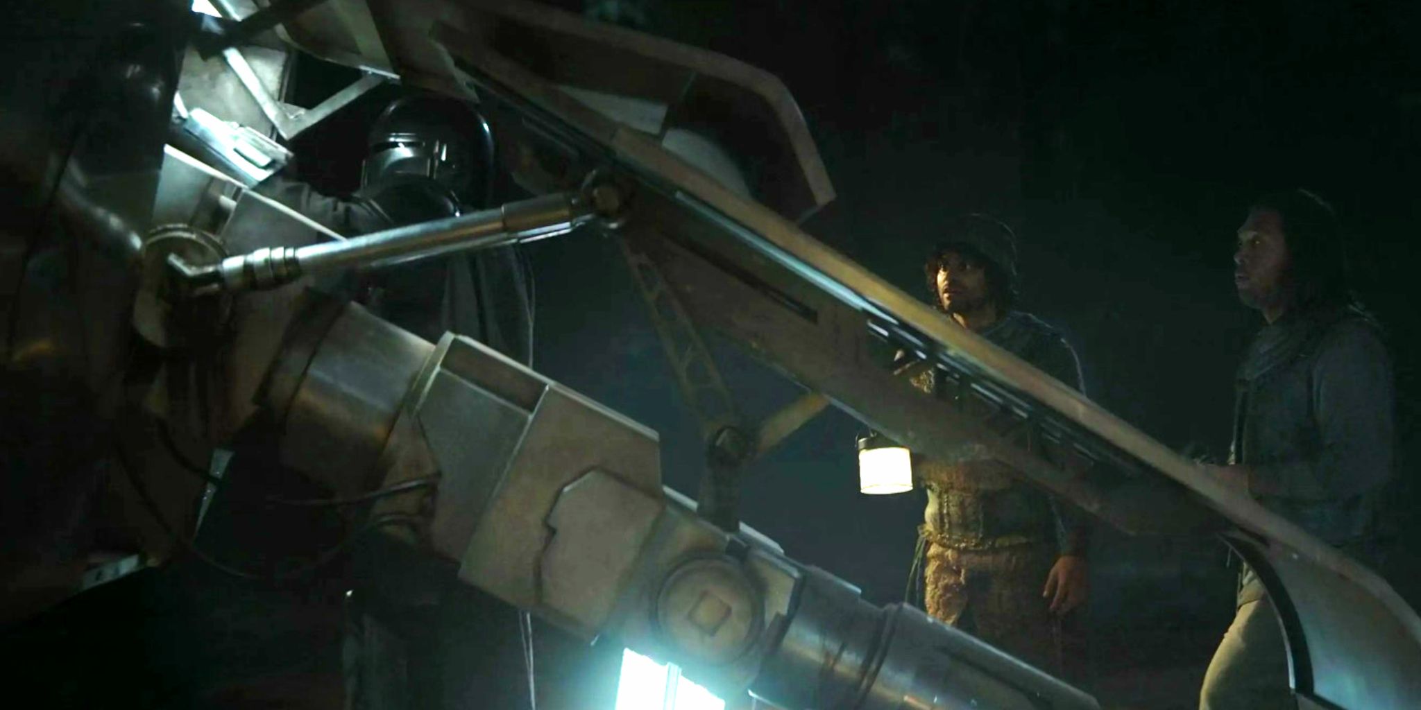 Din Djarin fixes the Razor Crest on Sorgan in The Mandalorian season 1 episode 4
