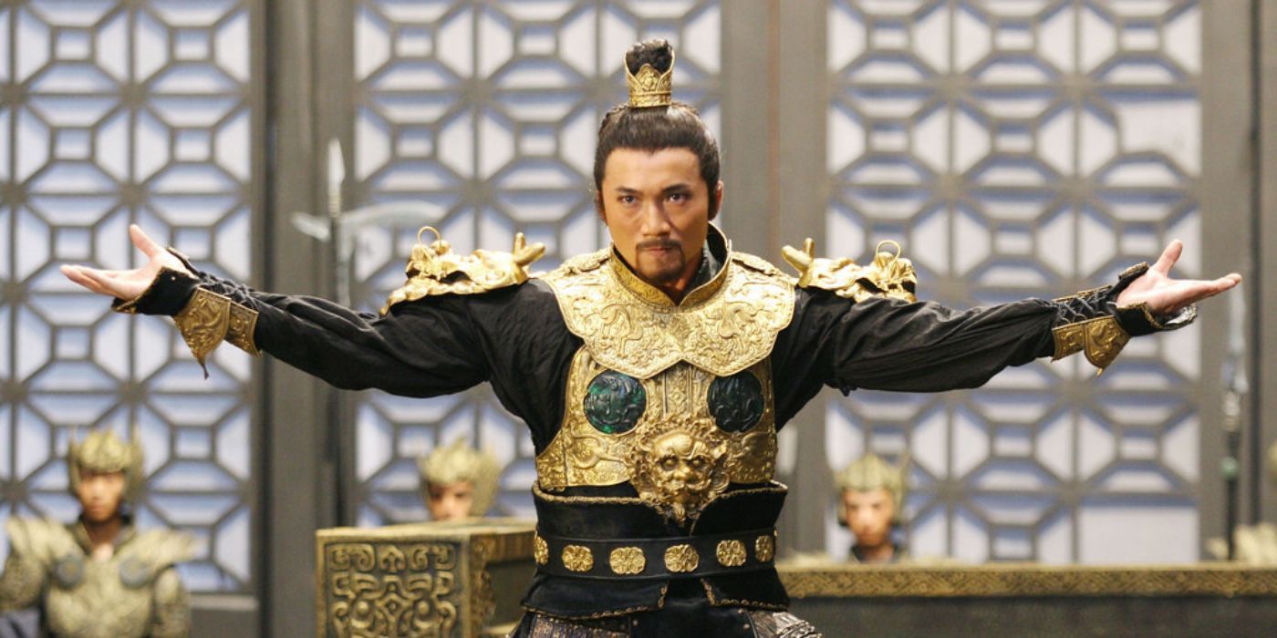 jade warlord in armor with his arms open in The Forbidden Kingdom