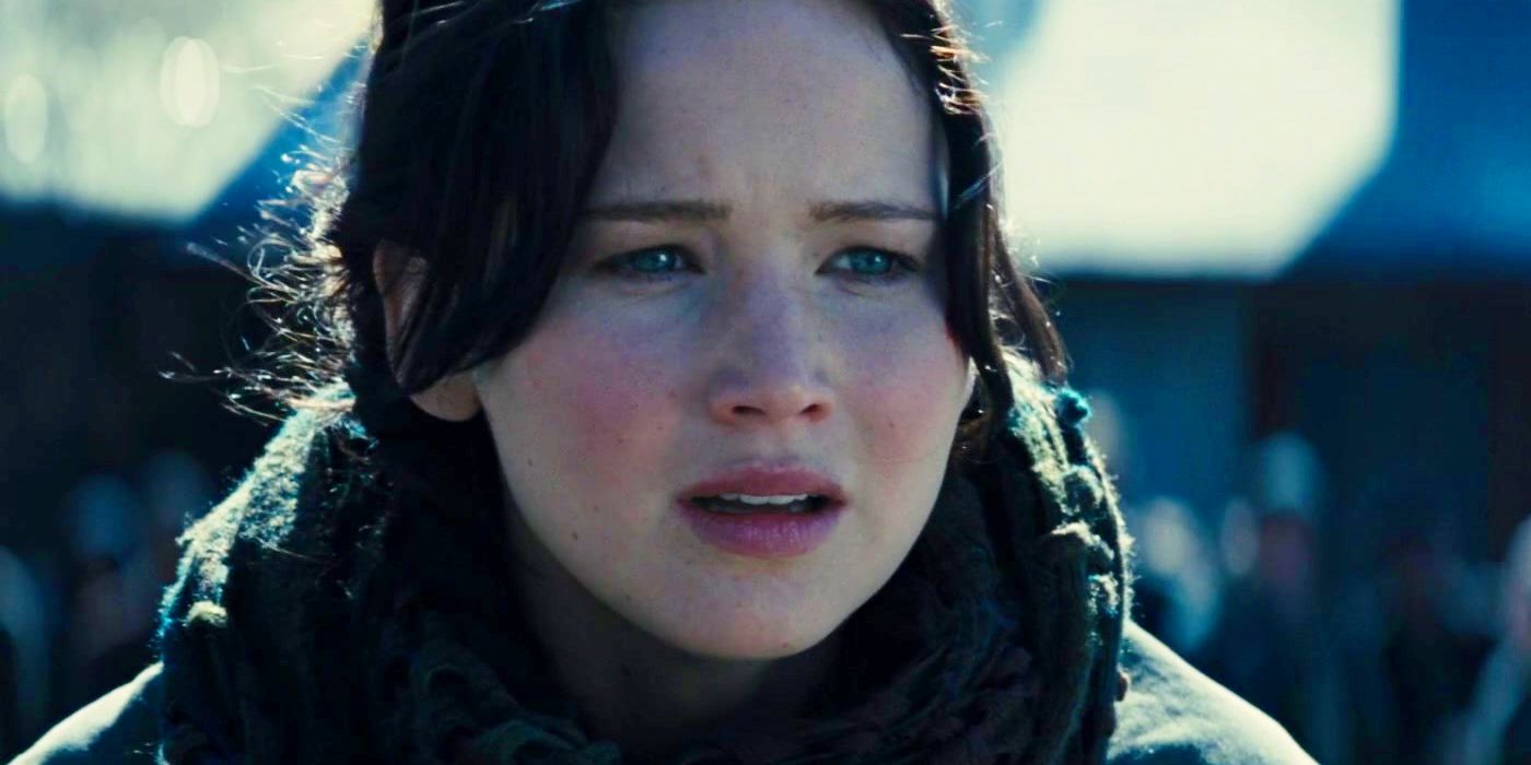 Jennifer Lawrence as Katniss Everdeen Looking Distraught in The Hunger Games Catching Fire