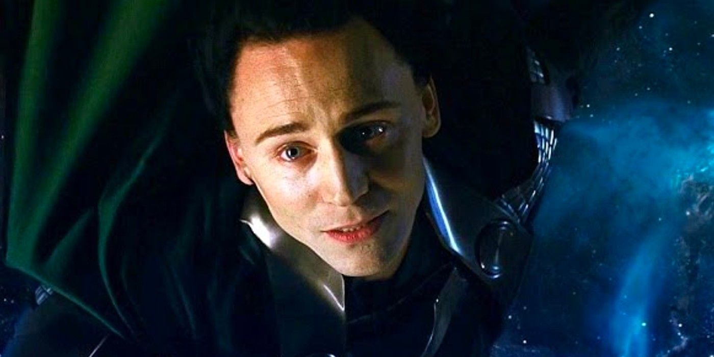 Loki cae por el Bifrost en Thor 2011