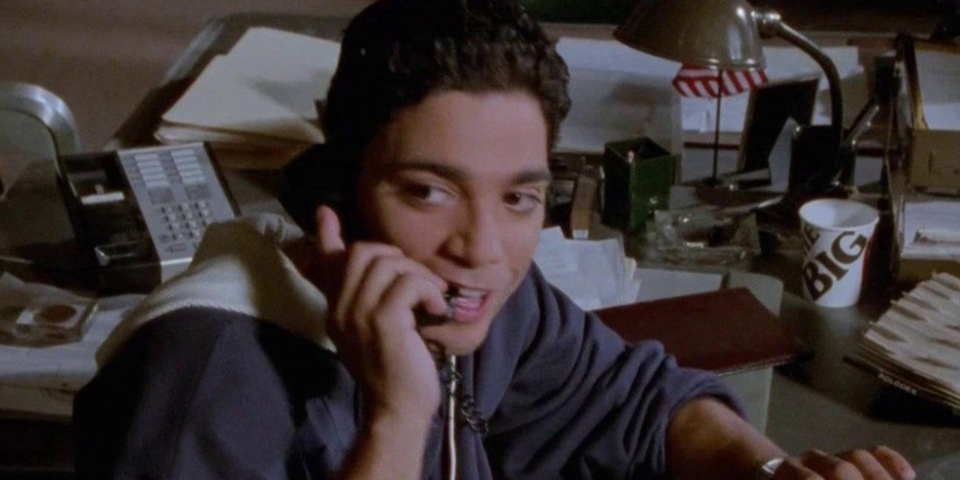 Eddie (Michael DeLorenzo) on the phone in New York Undercover