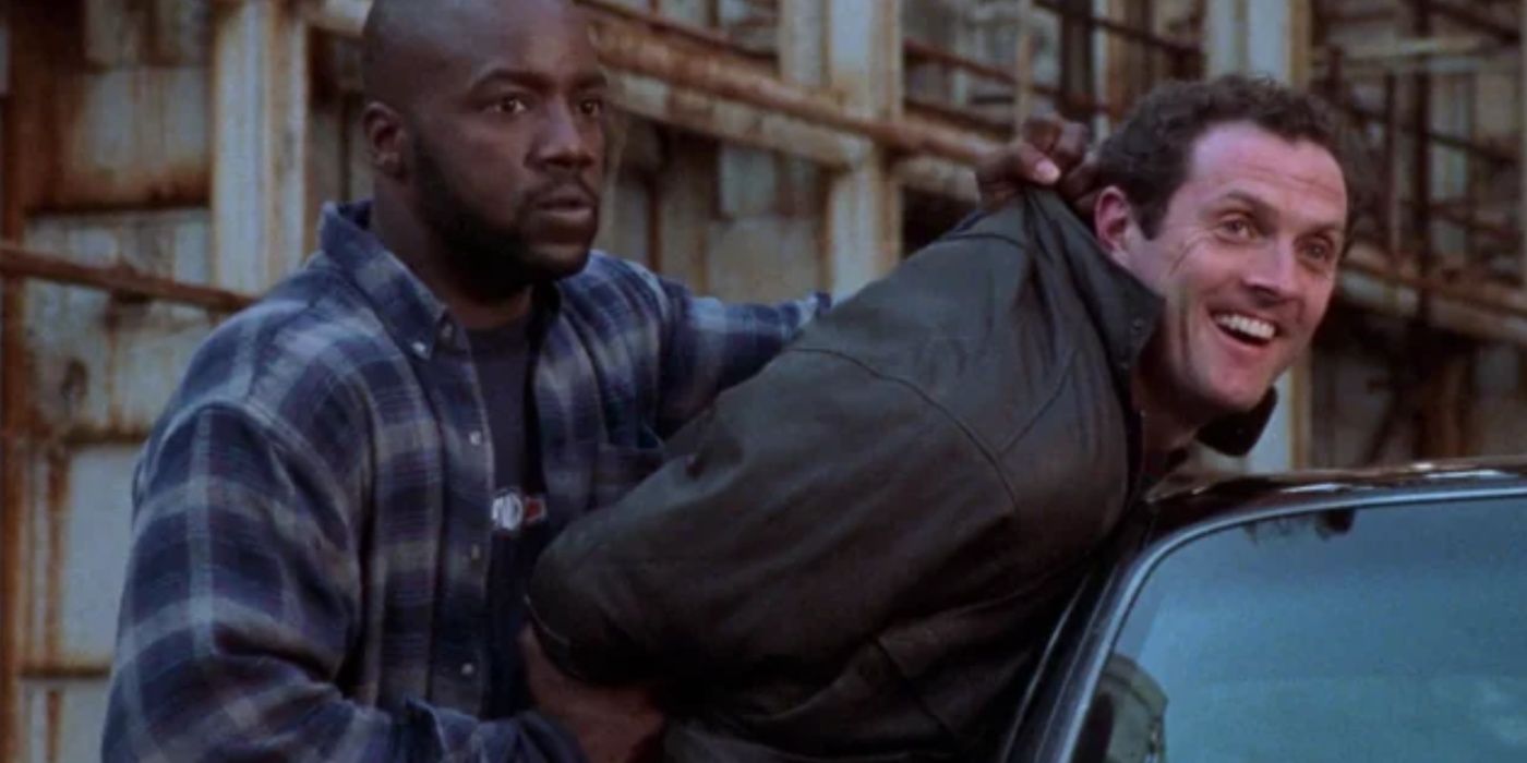 JC (Malik Yoba) arrests a criminal in New York Undercover