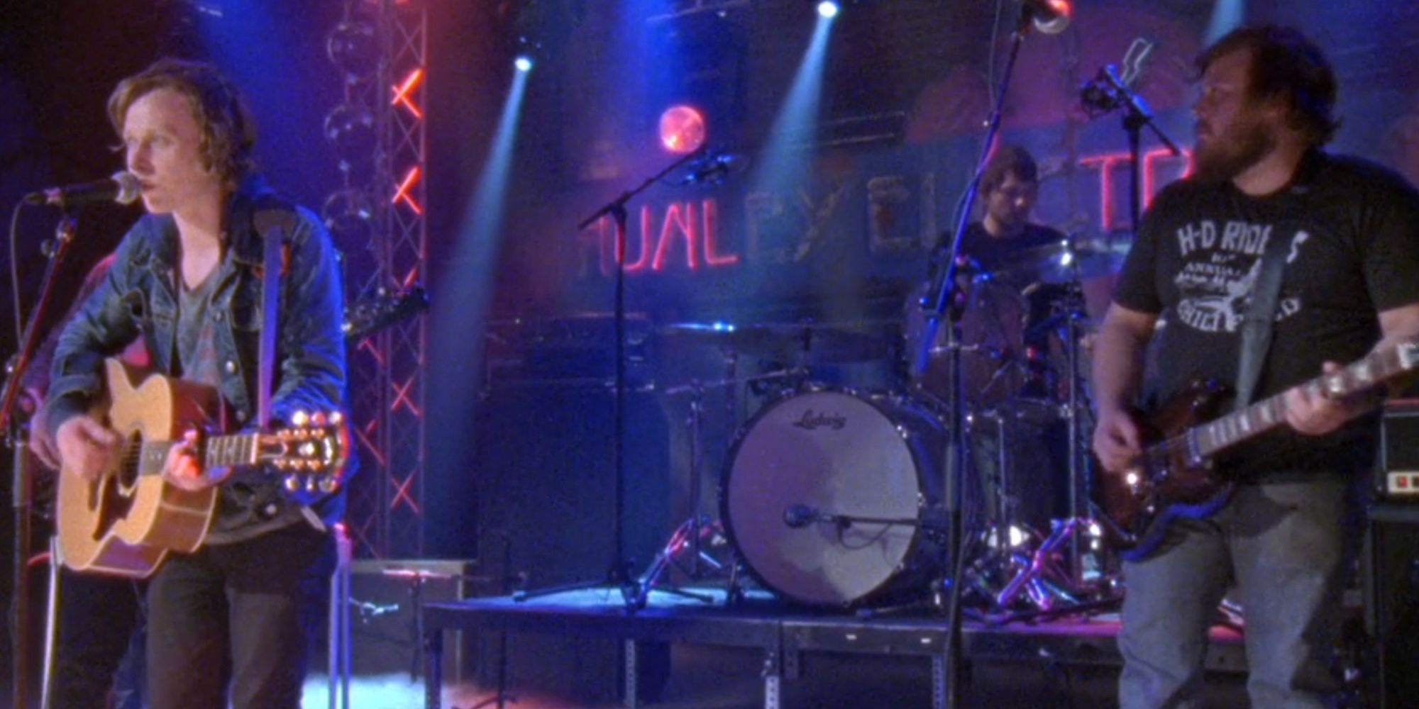 Olin & The Moon performing on One Tree Hill
