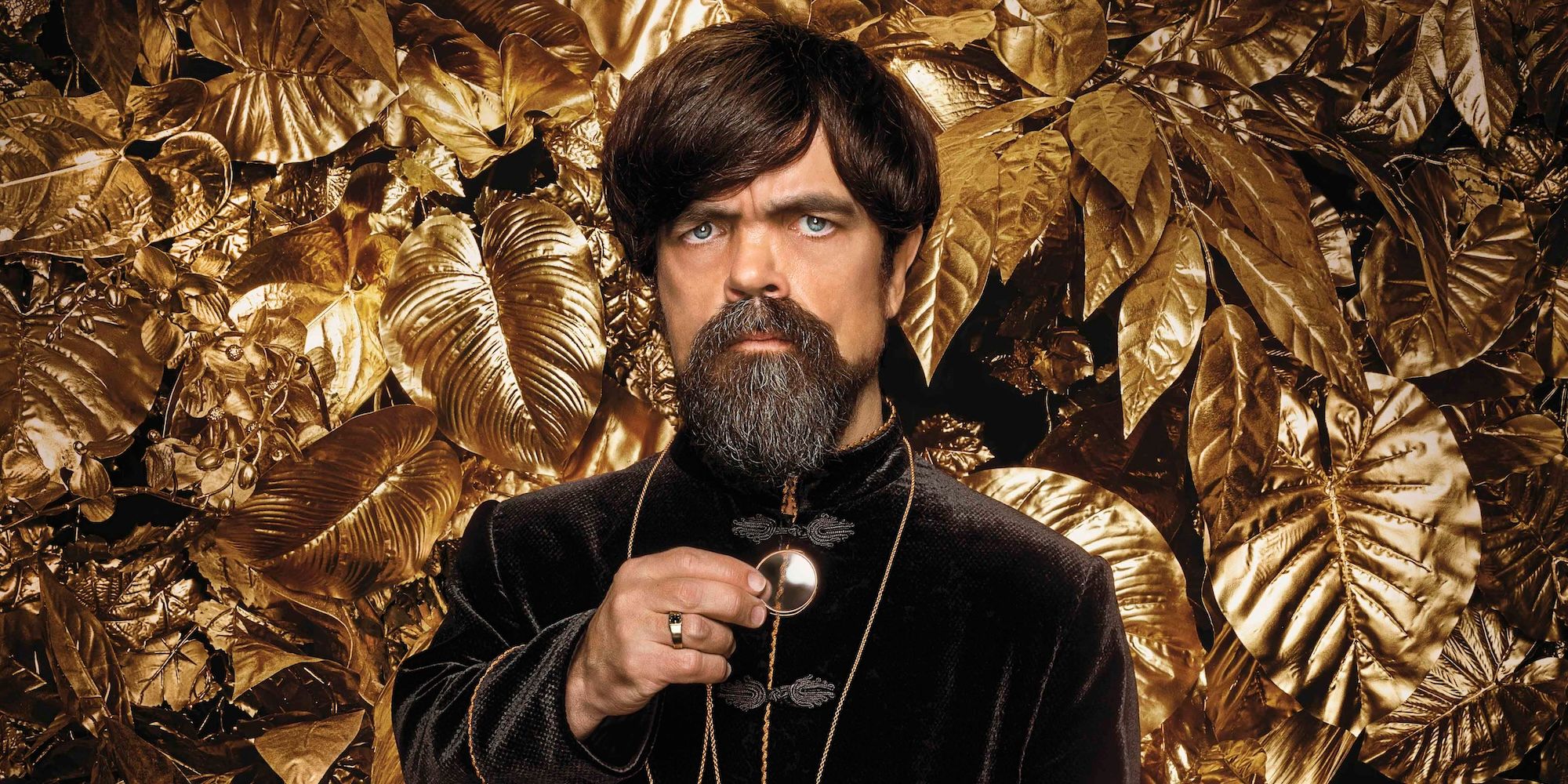 peter dinklage as dean highbottom in the ballad of songbirds and snakes
