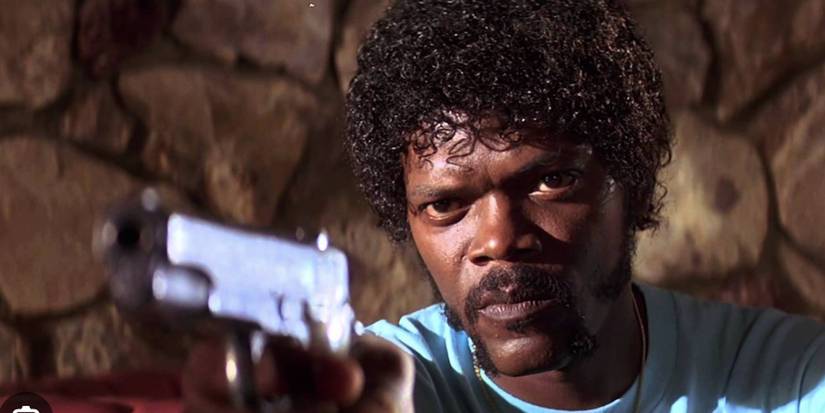 Jules (Samuel L Jackson) points a gun in Pulp Fiction