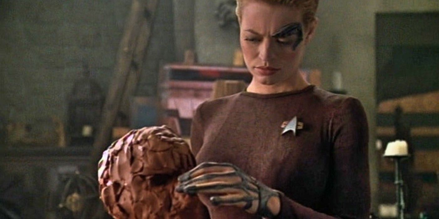 Jeri Ryans Seven Of Nine Star Trek: Voyager and Picard Uniforms Ranked, Worst To Best